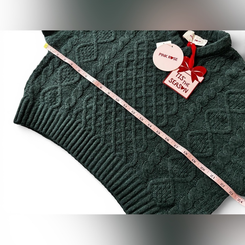 Pink Rose Green Cable Knit Sweater Size M NWT Cozy Chunky Winter Pullover - Picture 3 of 6